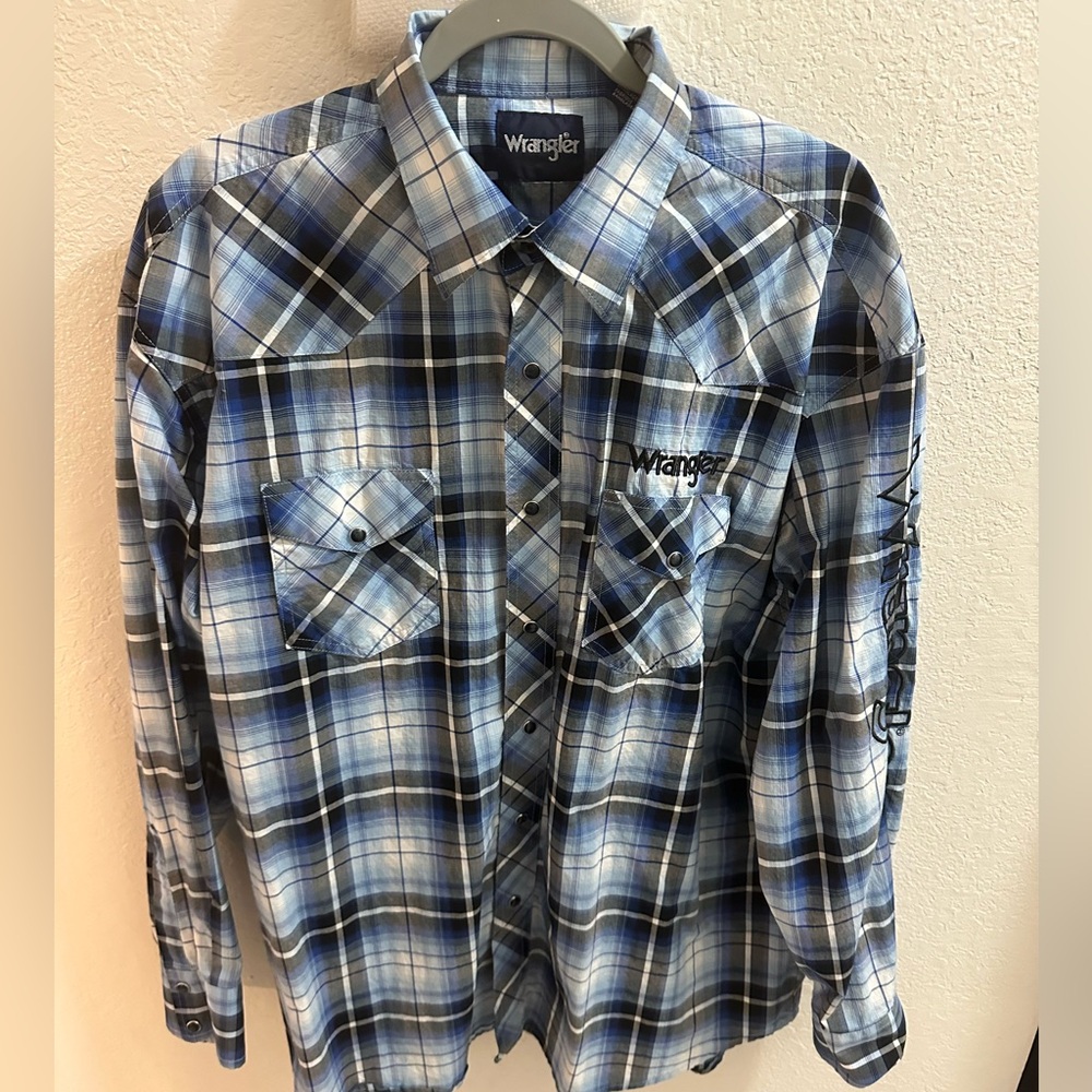 Wrangler men’s long sleeve western shirt. Size XL Bull rider wear